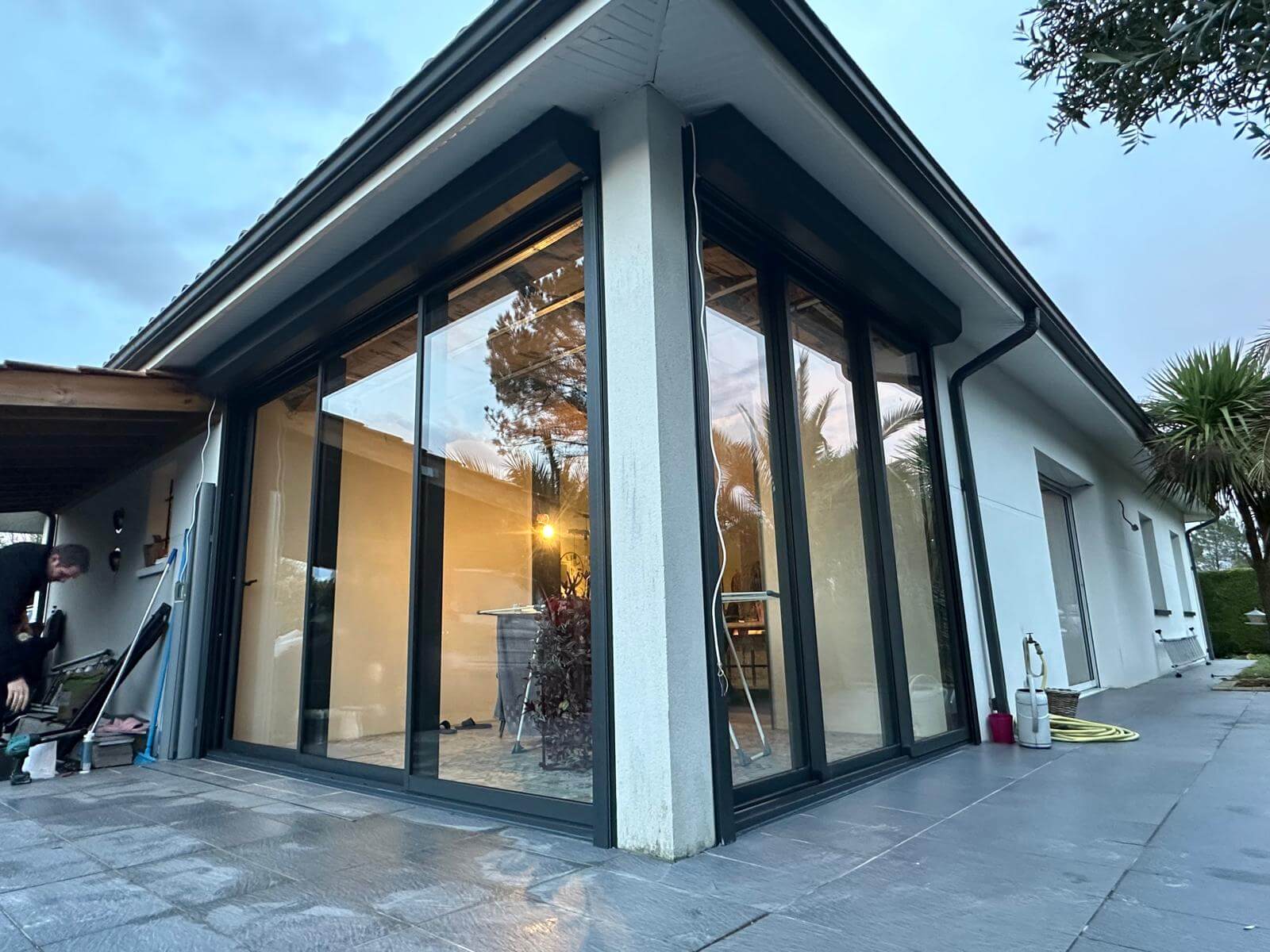 Baie vitrée coulissante avec volet roulant motorisé à Audenge